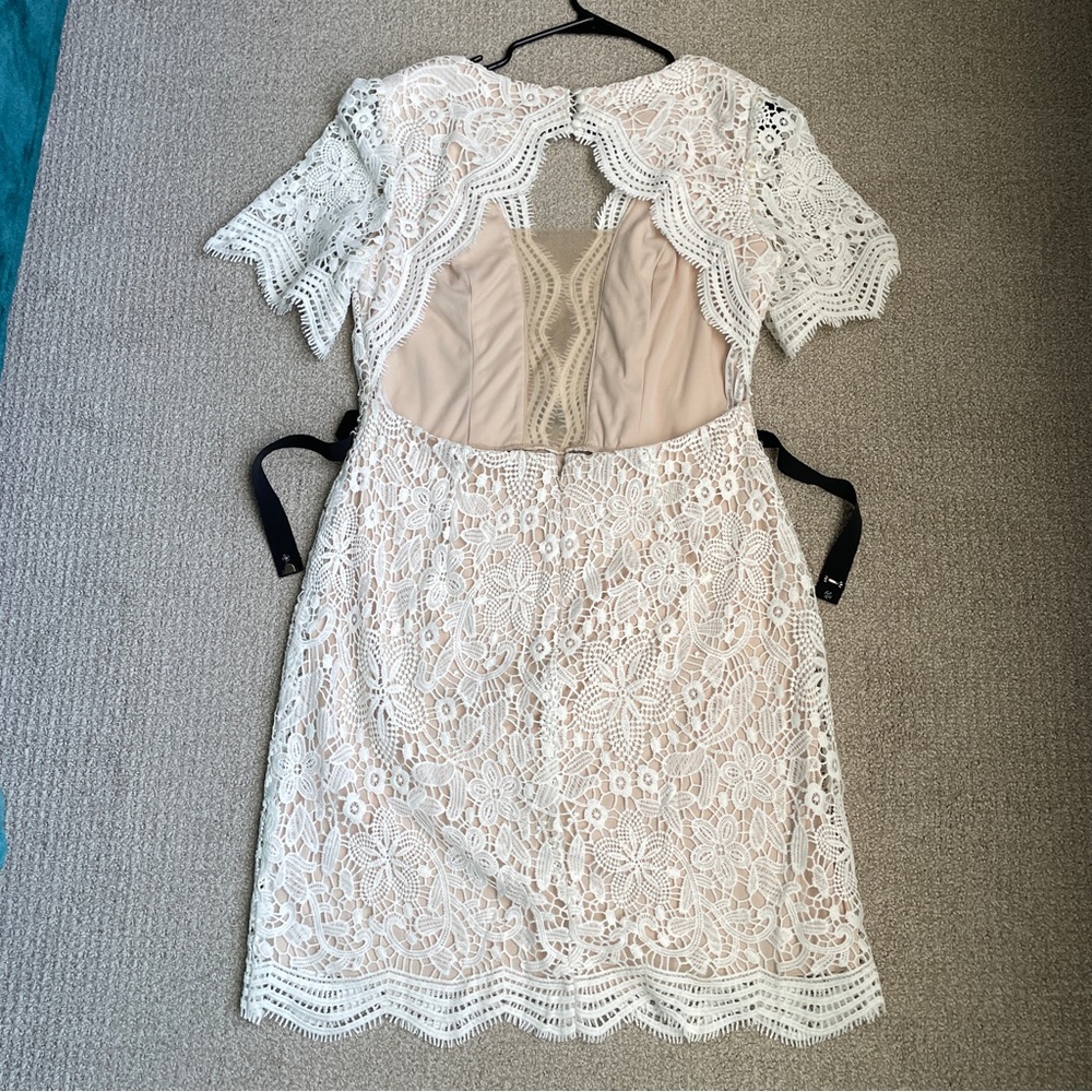 Lace DB Studio dress - Picture 3 of 8
